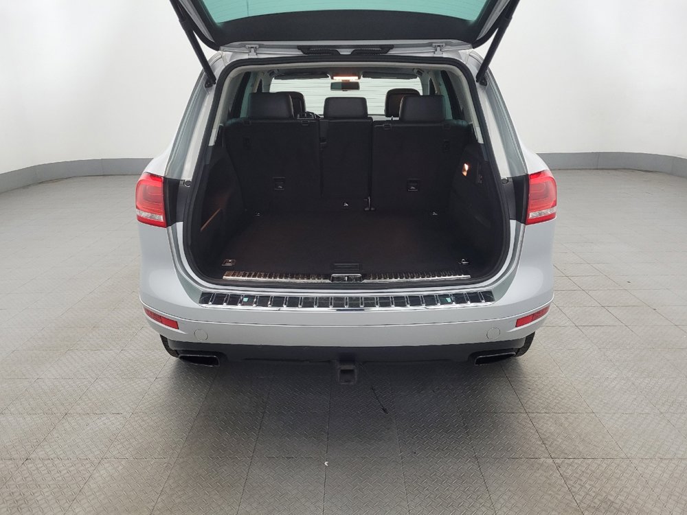 Used 2014 Volkswagen Touareg Lux image 29