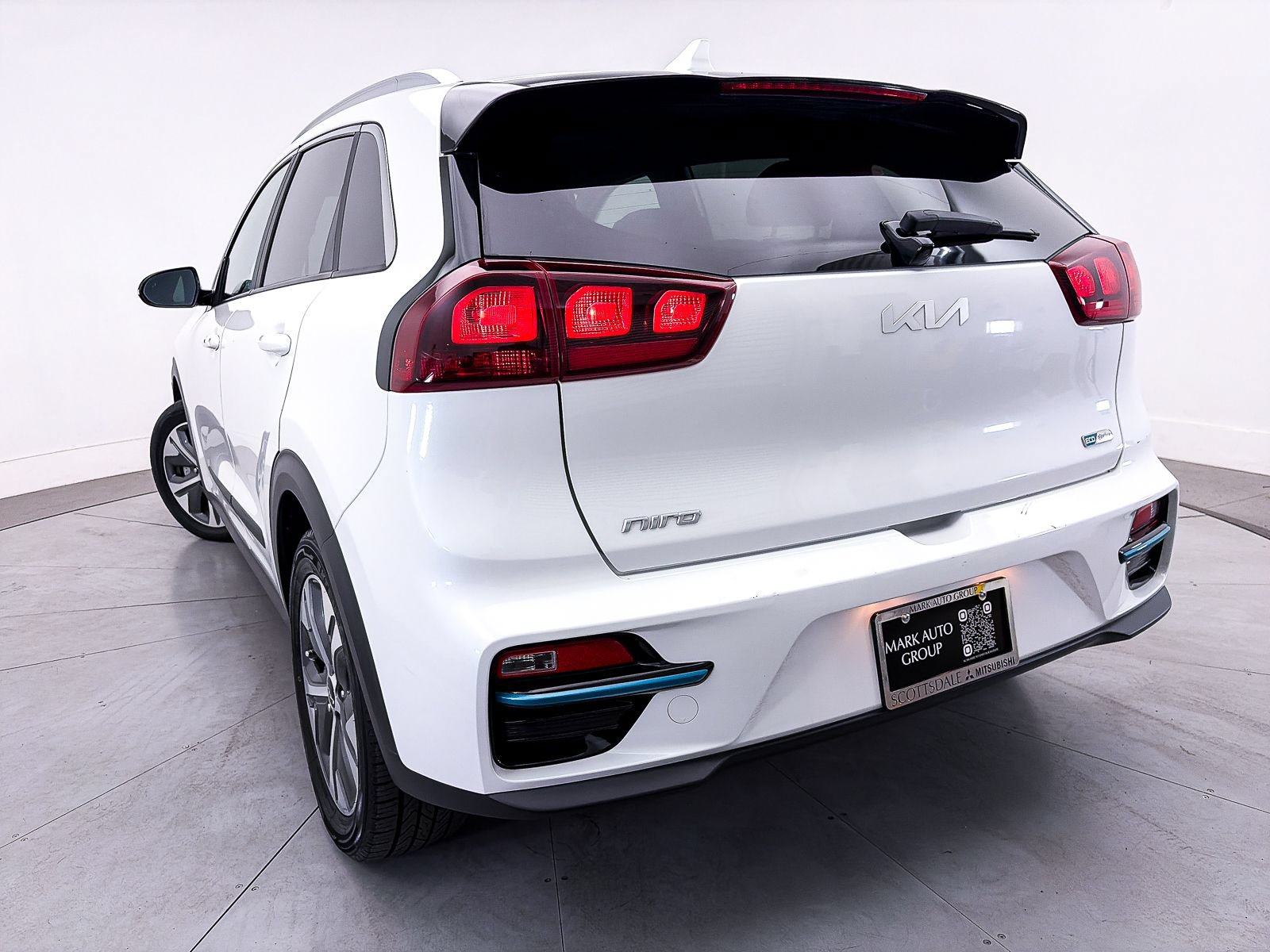 Certified 2022 Kia Niro EX FWD image 7
