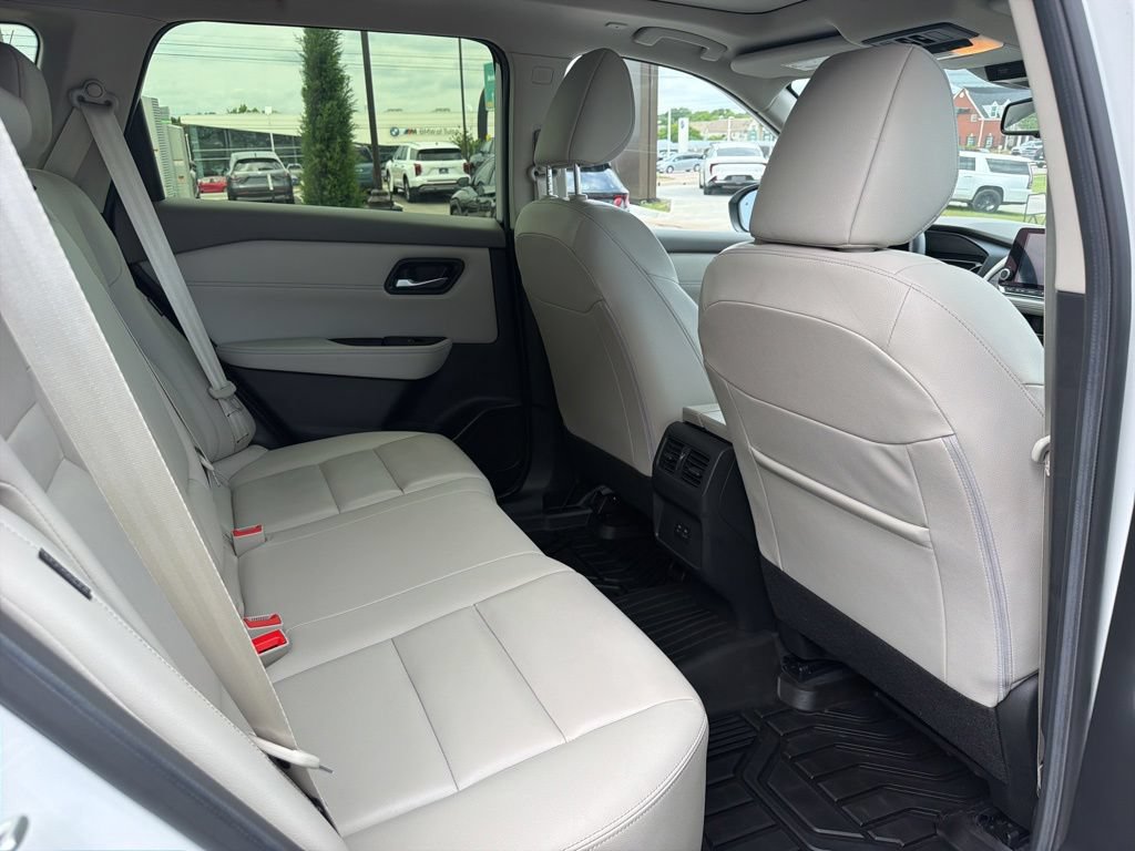 Used 2023 Nissan Rogue SL FWD image 12