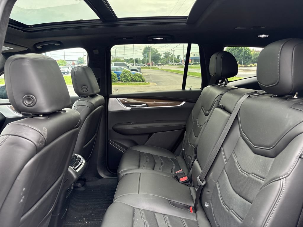 Used 2025 Cadillac XT6 Sport w/ Platinum Package AWD/4WD image 15