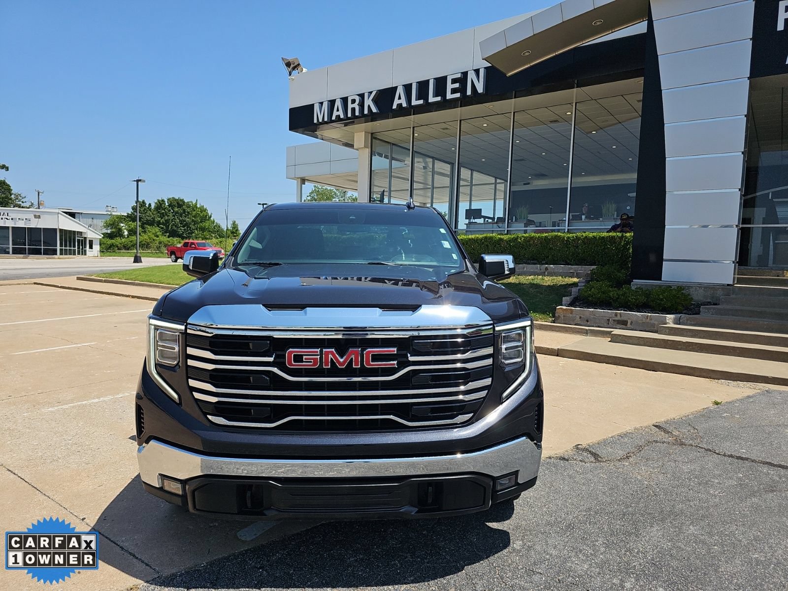 Used 2026 GMC Sierra 1500 SLT AWD/4WD image 11