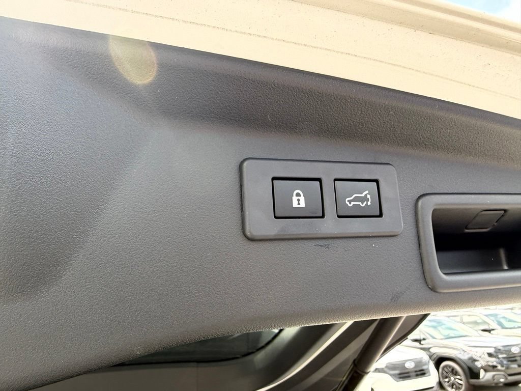 Used 2026 Subaru Outback Premium AWD/4WD image 8