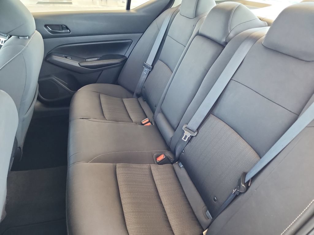 Used 2025 Nissan Altima 2.5 SV FWD image 36