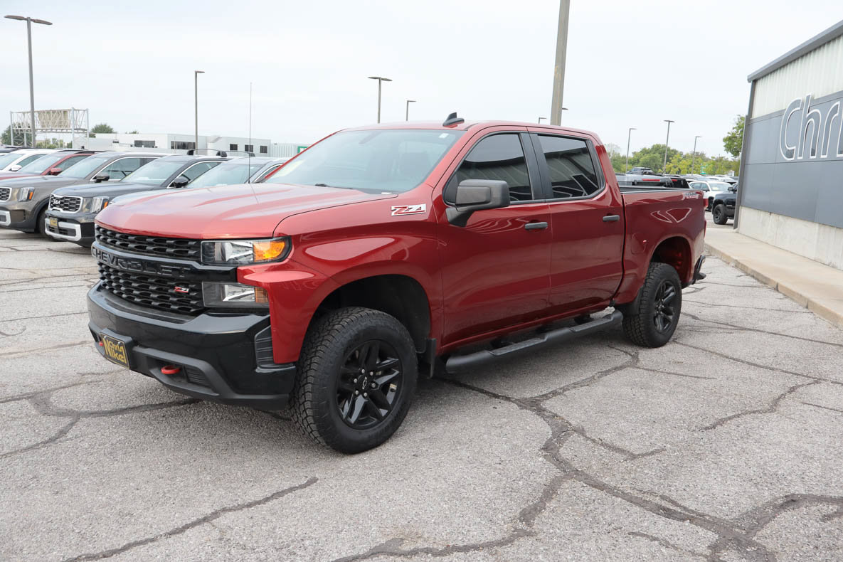 Used 2022 Chevrolet Silverado 1500 Custom Trail Boss AWD/4WD image 3