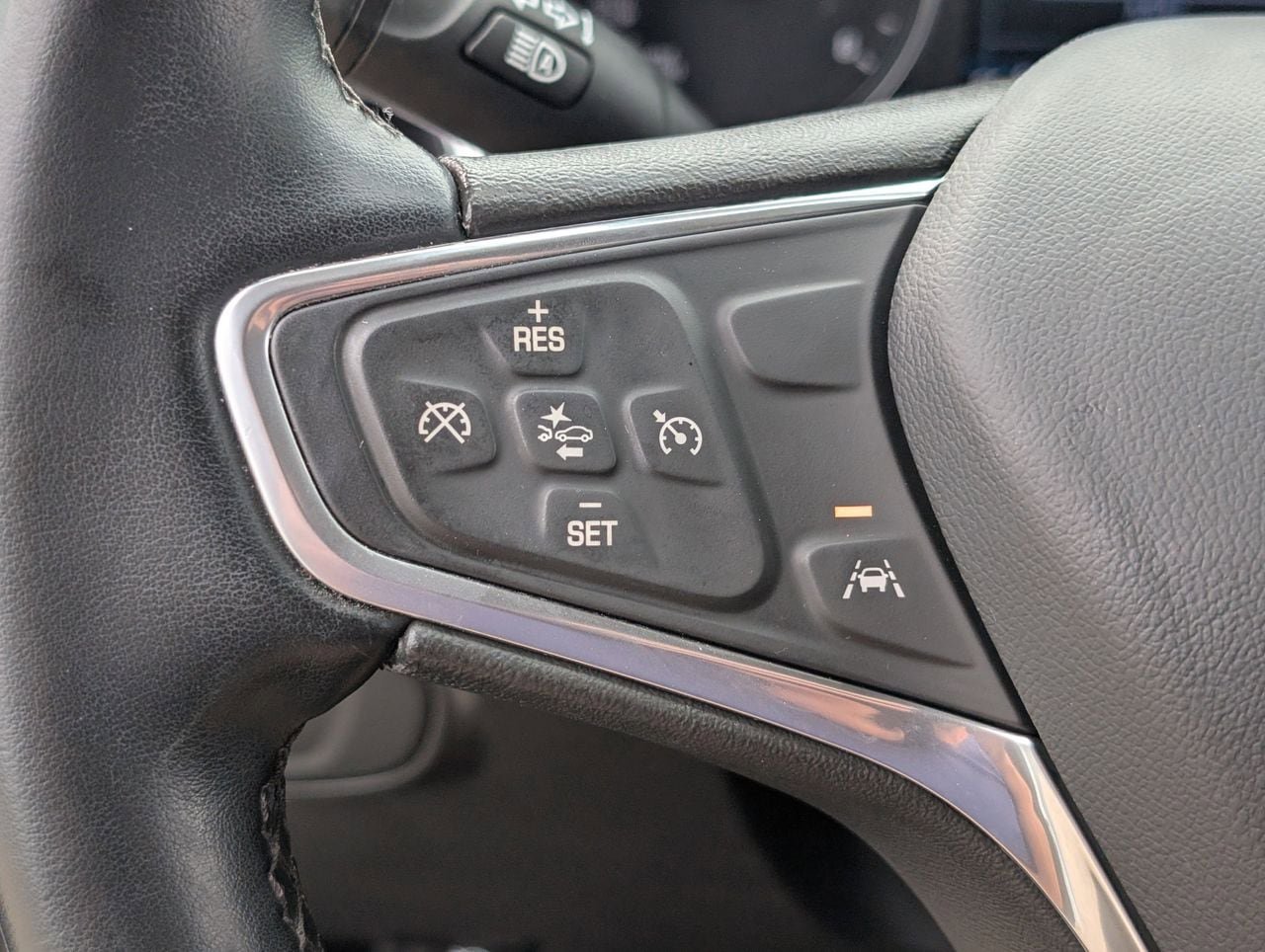 Used 2023 Chevrolet Equinox LT AWD/4WD image 24