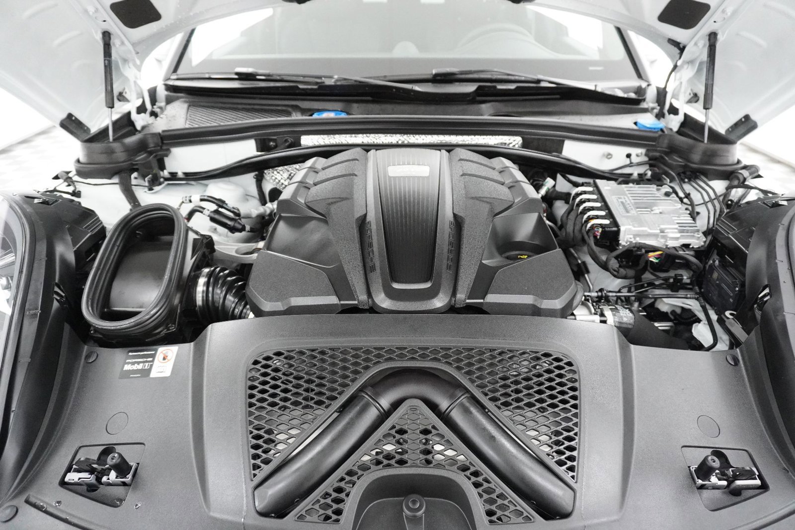 Used 2026 Porsche Macan GTS image 12