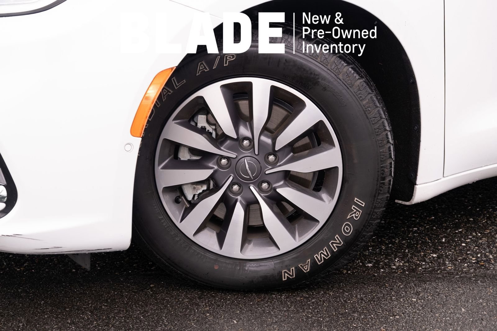 Used 2021 Chrysler Pacifica Touring-L FWD image 28