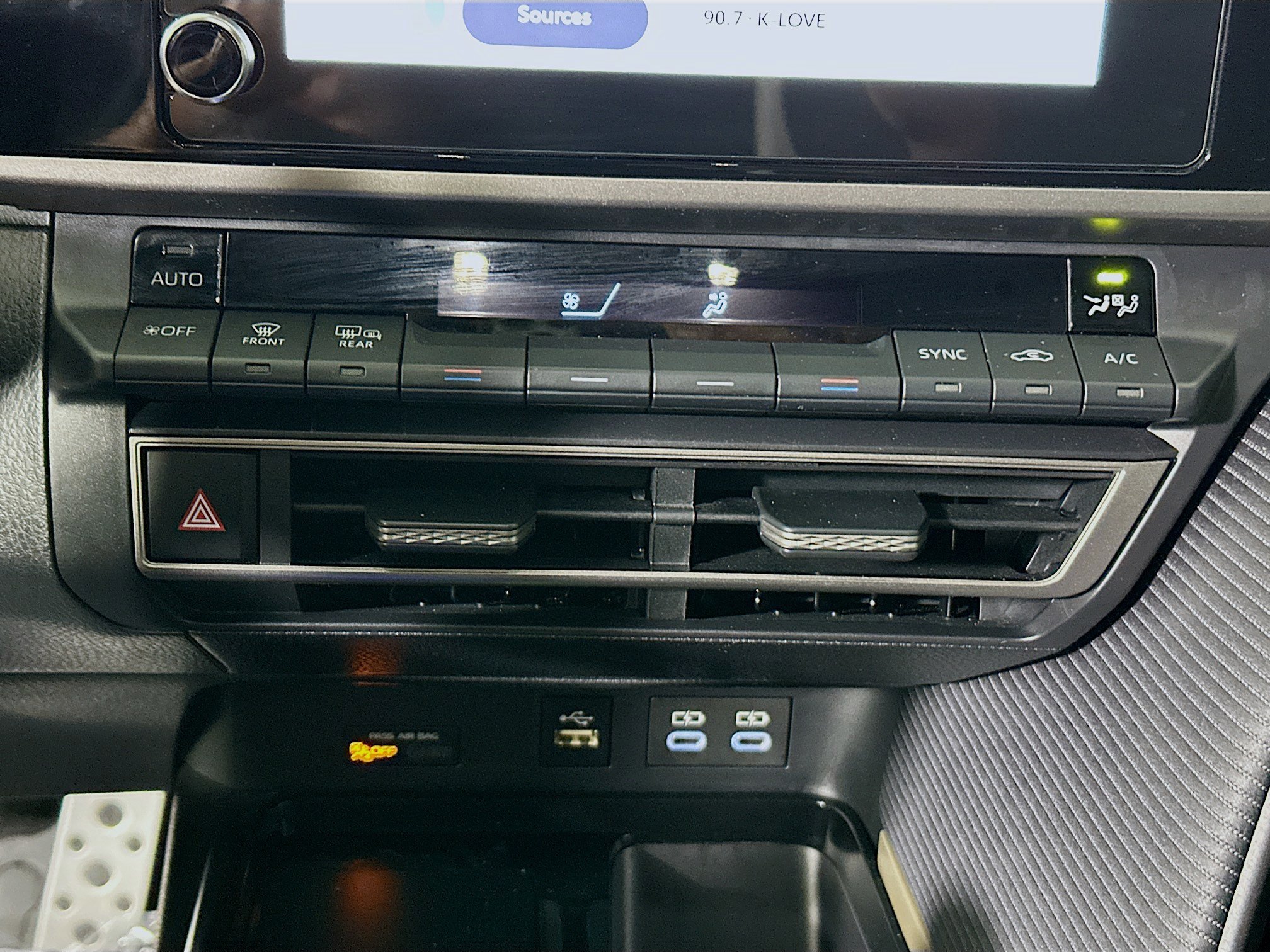 Certified 2025 Toyota Camry SE FWD image 23