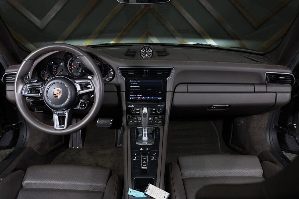 Used 2019 Porsche 911 Turbo image 5