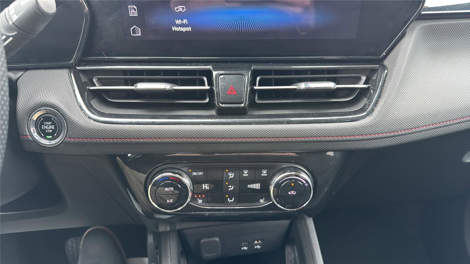 Used 2024 Chevrolet TrailBlazer RS w/ Convenience Package image 15