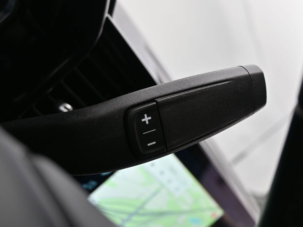 Used 2024 Chevrolet Silverado 2500 LT w/ Convenience Package image 28