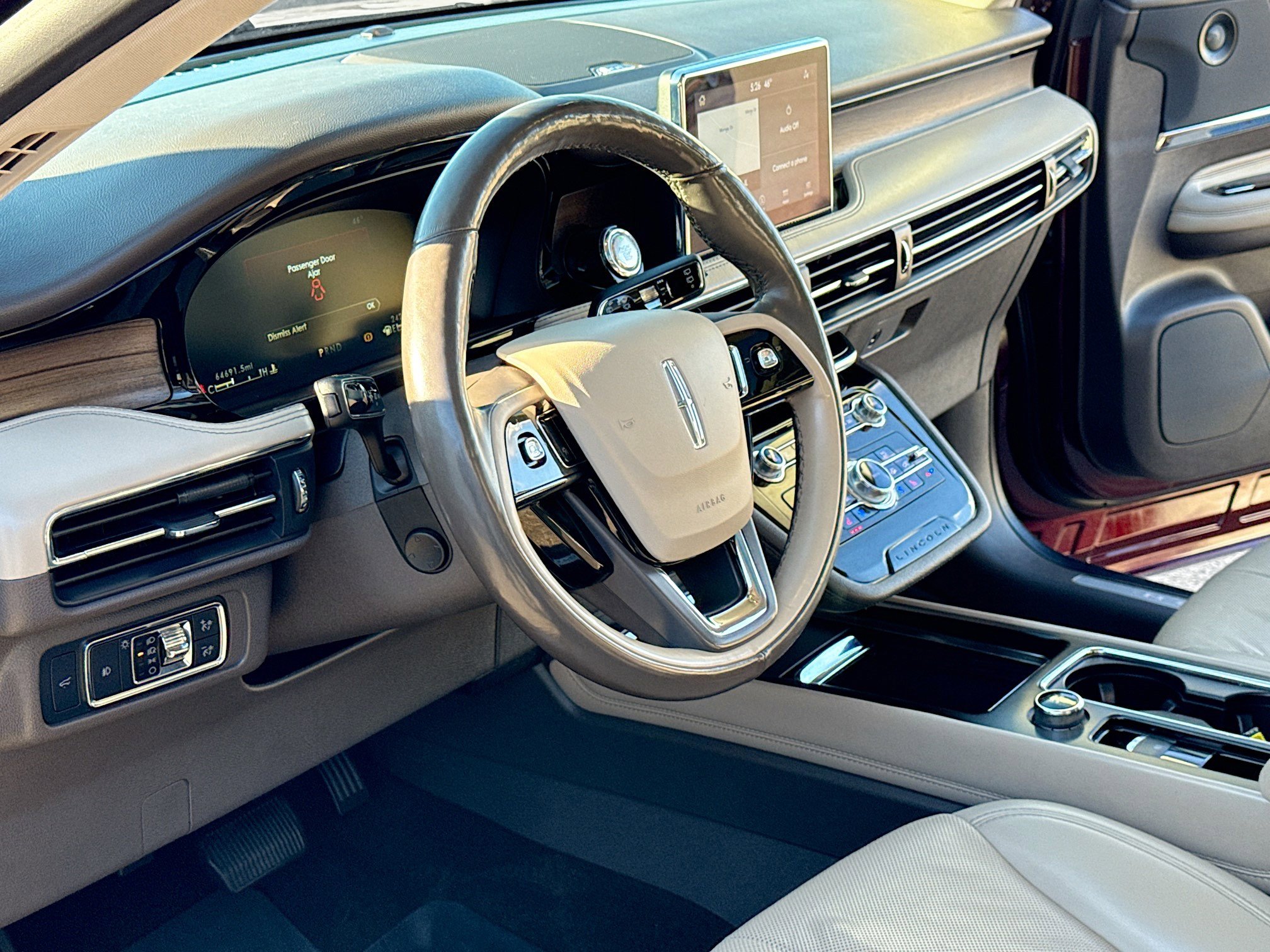 Used 2021 Lincoln Corsair Reserve image 4