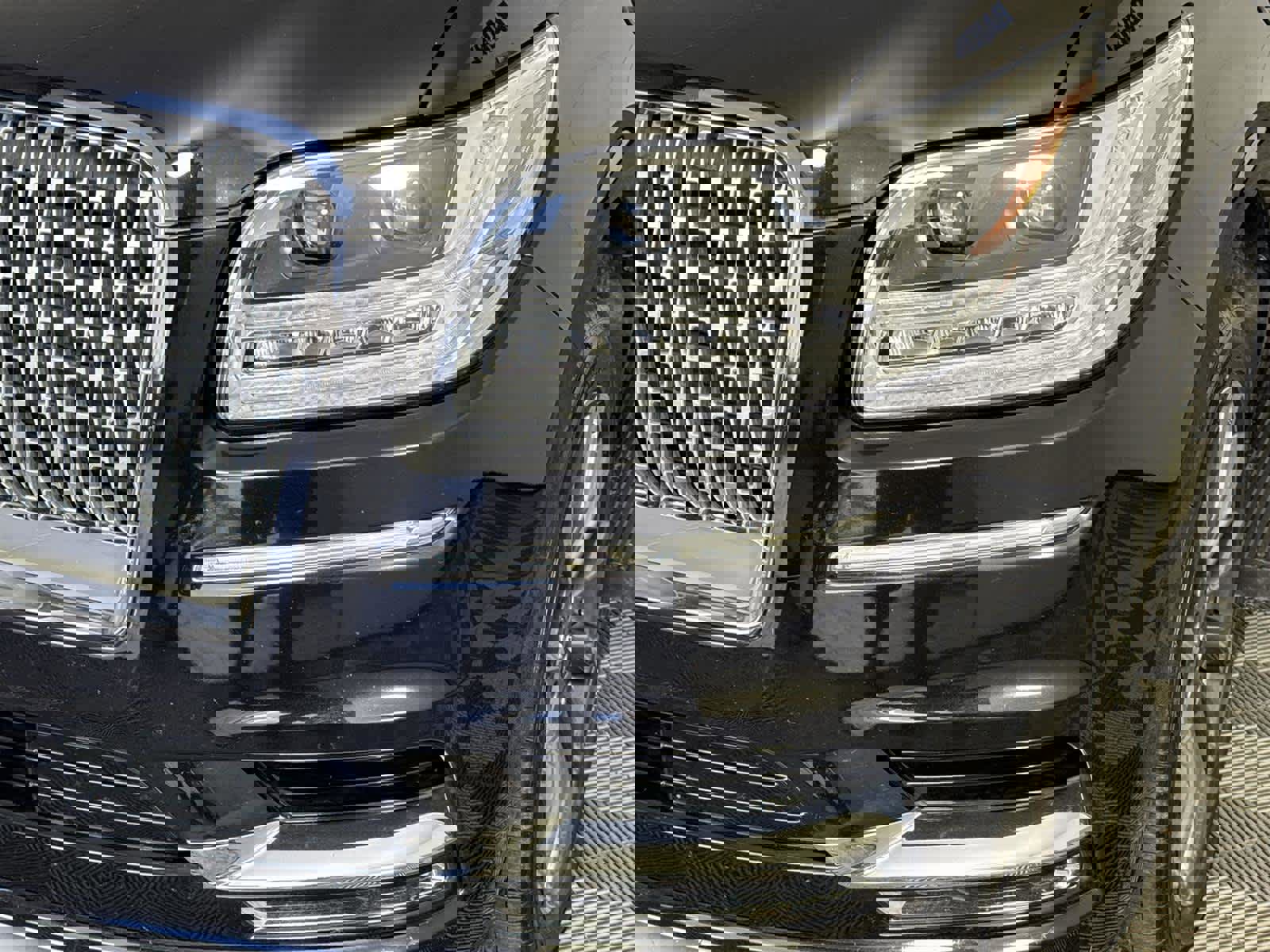 Used 2019 Lincoln Navigator Select image 9