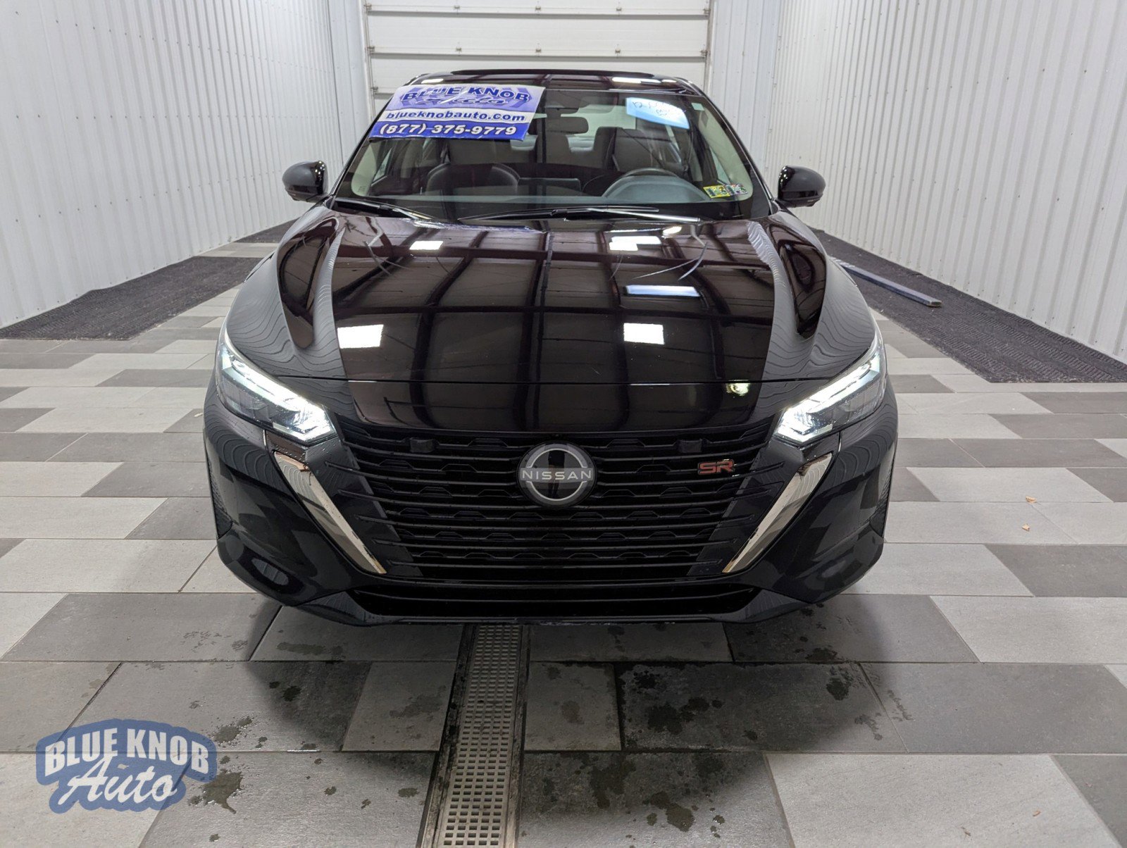 Used 2025 Nissan Sentra SR w/ SR Premium Package image 6