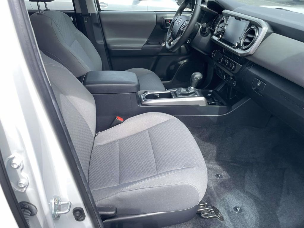 Used 2023 Toyota Tacoma SR5 w/ Technology Package image 43