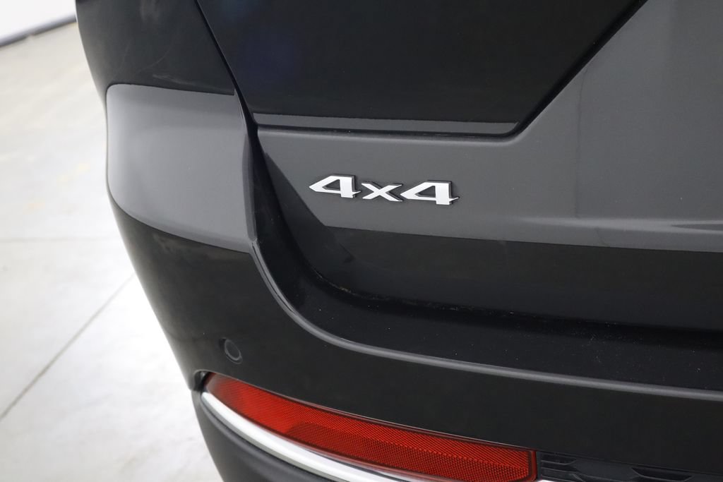 Used 2023 Jeep Grand Cherokee Limited AWD/4WD image 42
