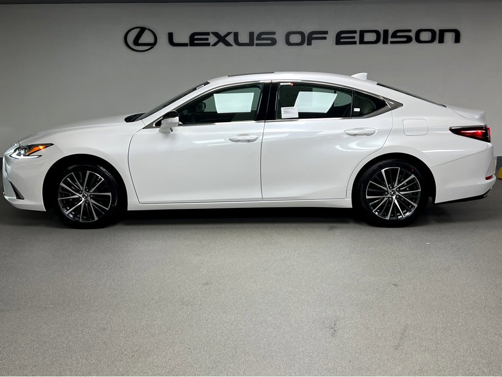 New 2025 Lexus ES 350 w/ Premium Package image 4