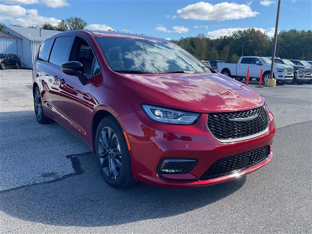 New 2026 Chrysler Pacifica Select image 1