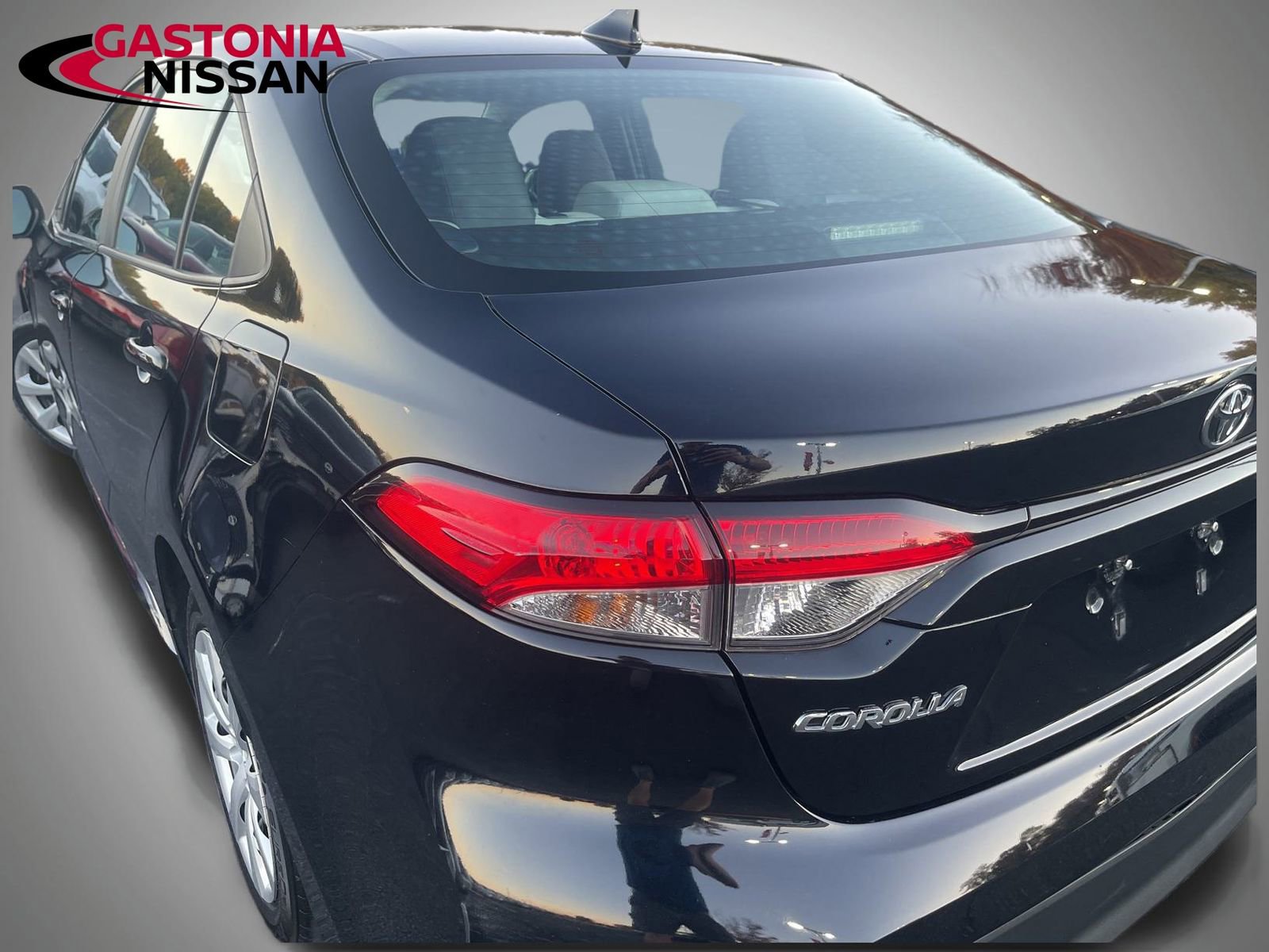 Used 2024 Toyota Corolla LE image 9