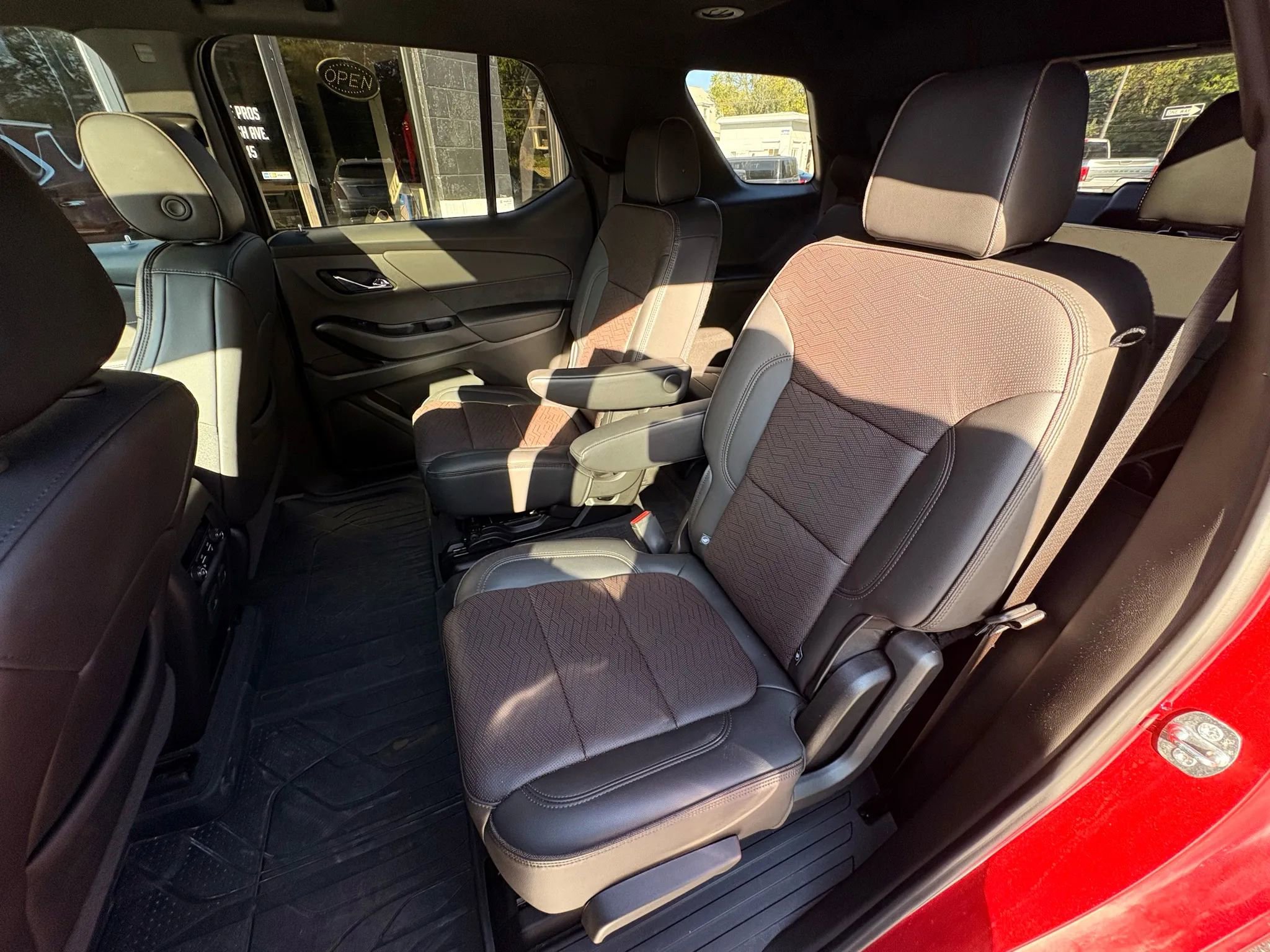 Used 2022 Chevrolet Traverse High Country w/ LPO, Floor Liner Package image 15