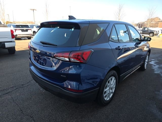 Used 2022 Chevrolet Equinox LS image 4