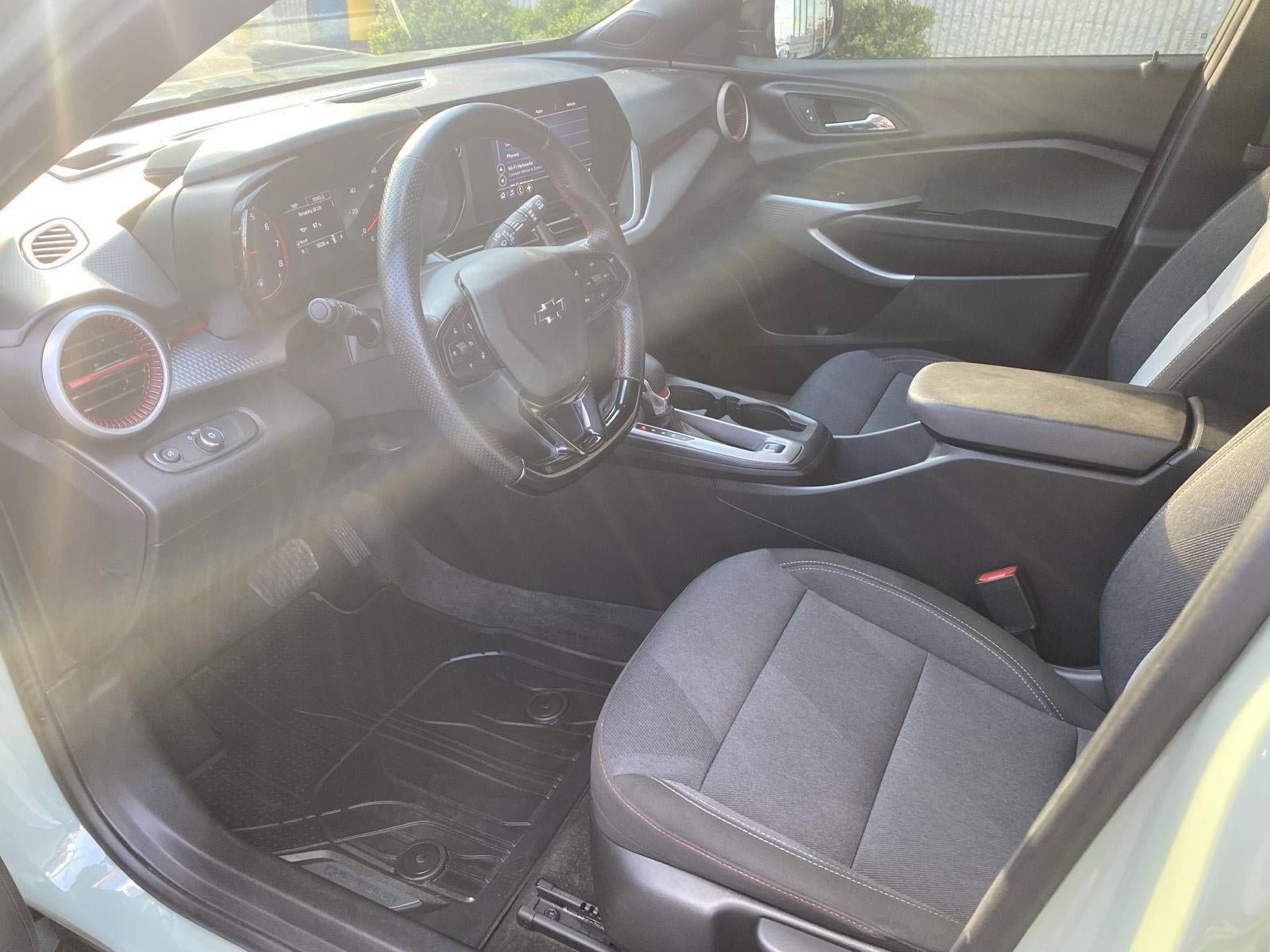 Certified 2024 Chevrolet Trax RS w/ Driver Confidence Package FWD image 15