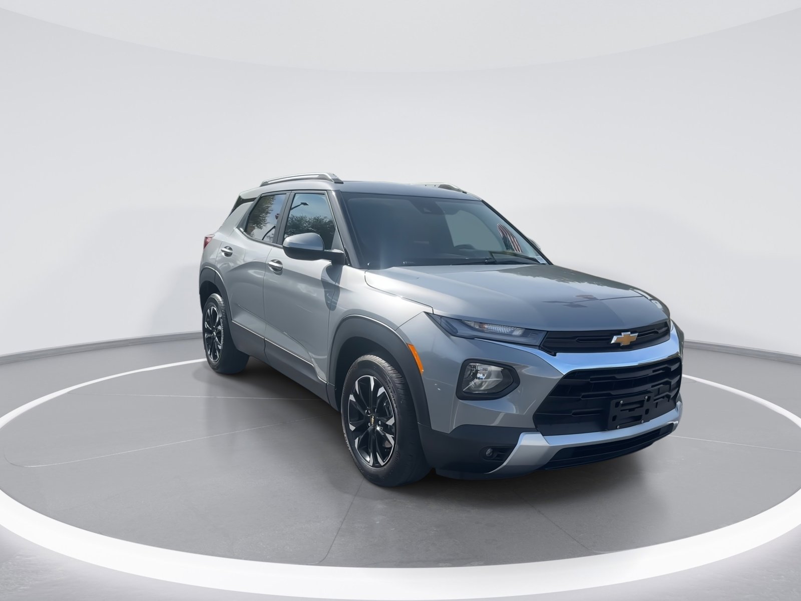 Used 2023 Chevrolet TrailBlazer LT image 2