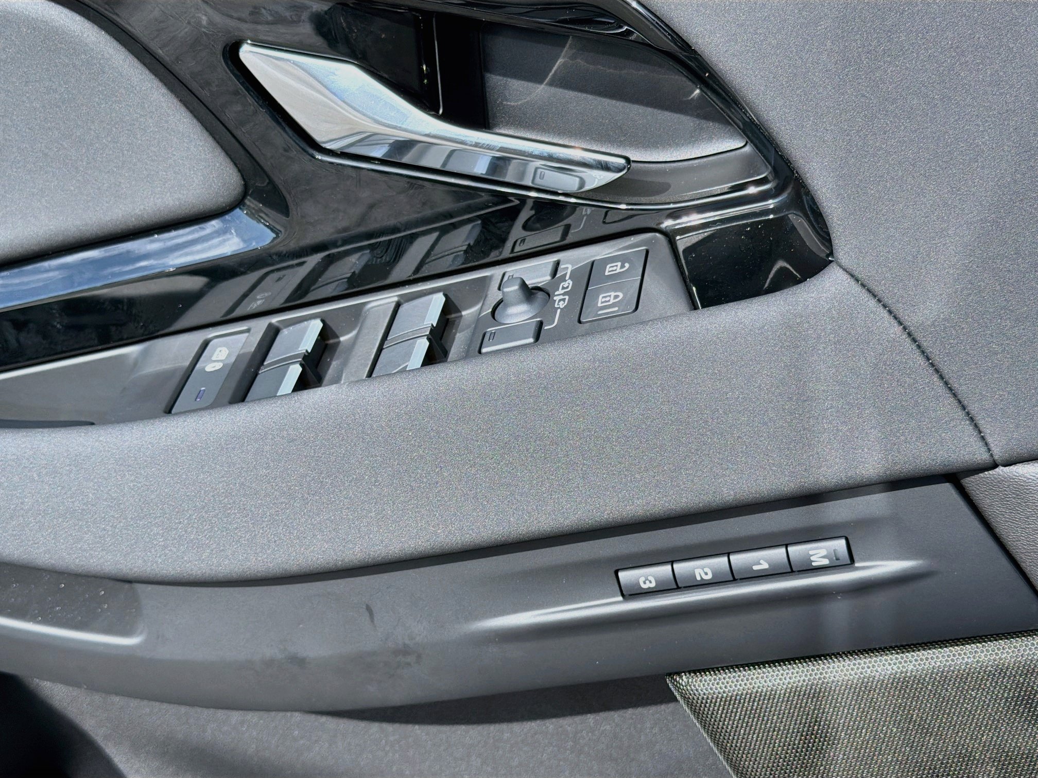 New 2026 Land Rover Range Rover Evoque S AWD/4WD image 22