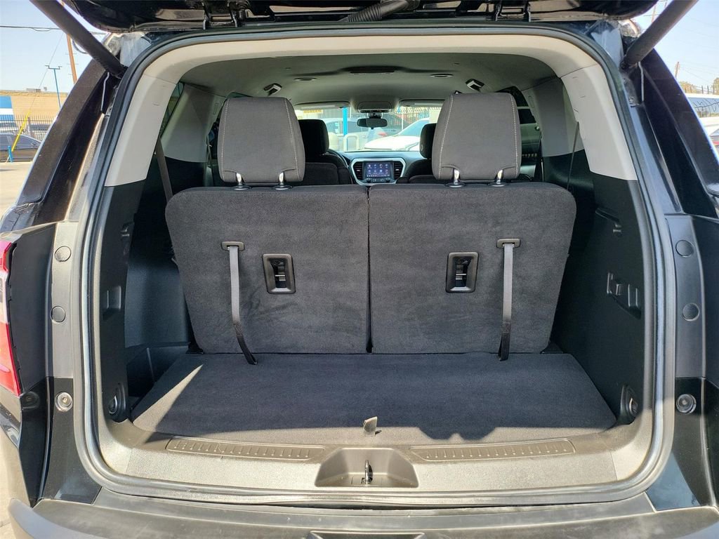Certified 2022 GMC Acadia SLE w/ Driver Convenience Package FWD image 17