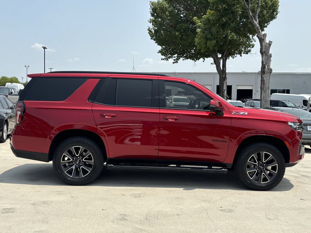 Used 2021 Chevrolet Tahoe Z71 w/ Luxury Package AWD/4WD image 2