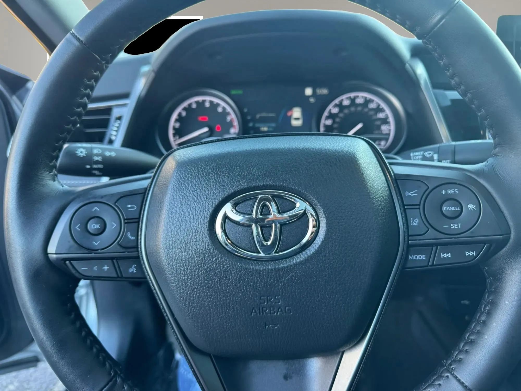 Used 2023 Toyota Camry SE w/ Cold Weather Package image 19