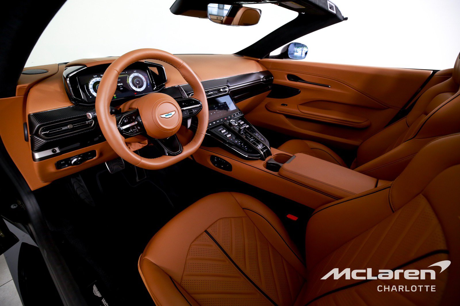 Used 2026 Aston Martin V8 Vantage S RWD image 13