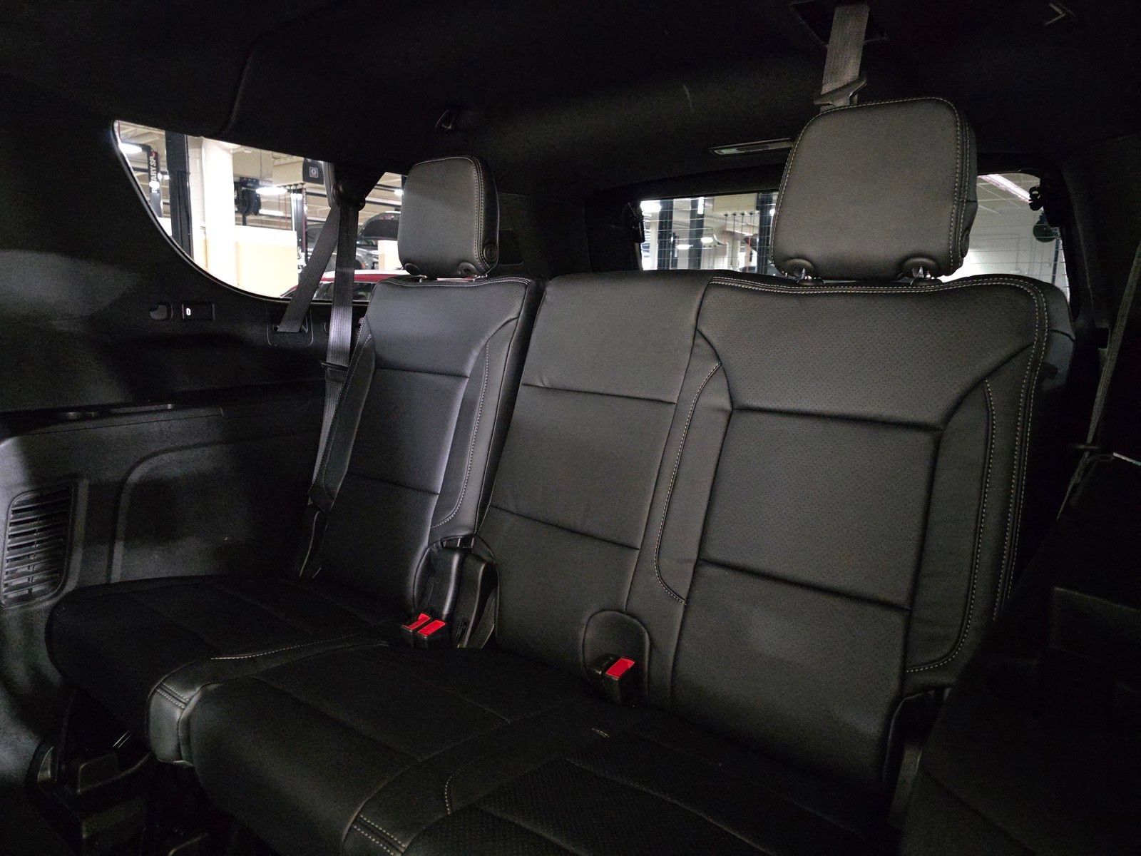 Used 2023 Chevrolet Suburban LS RWD image 14