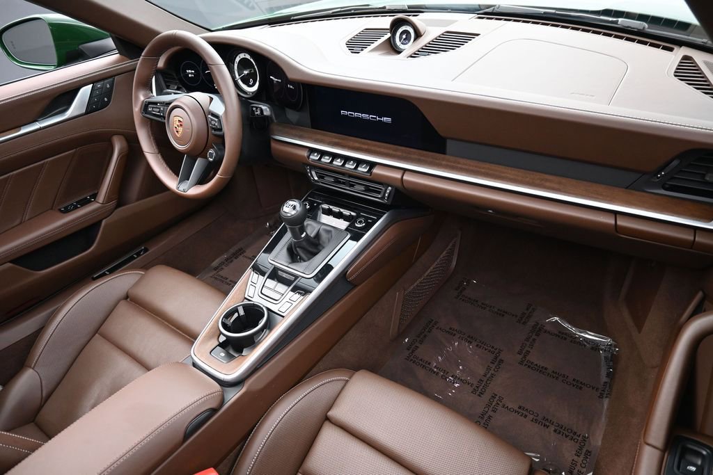 Certified 2024 Porsche 911 Targa 4S AWD/4WD image 33