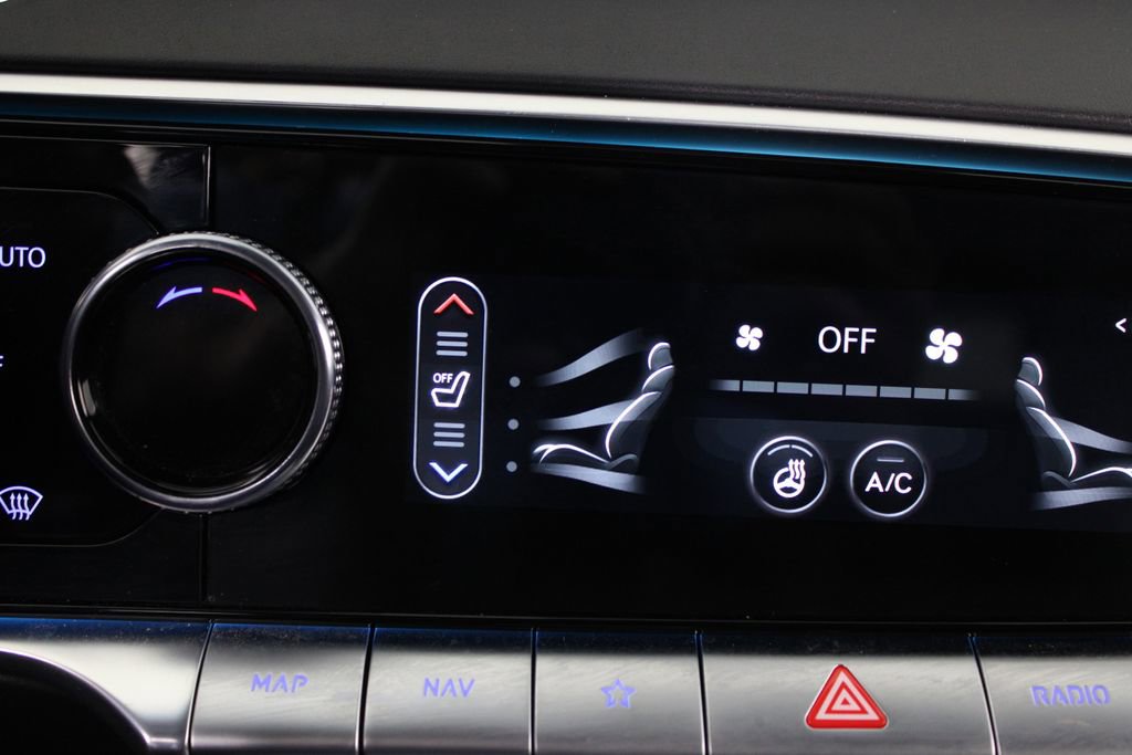 Used 2024 Genesis GV70 2.5T w/ Sport Prestige Package image 26