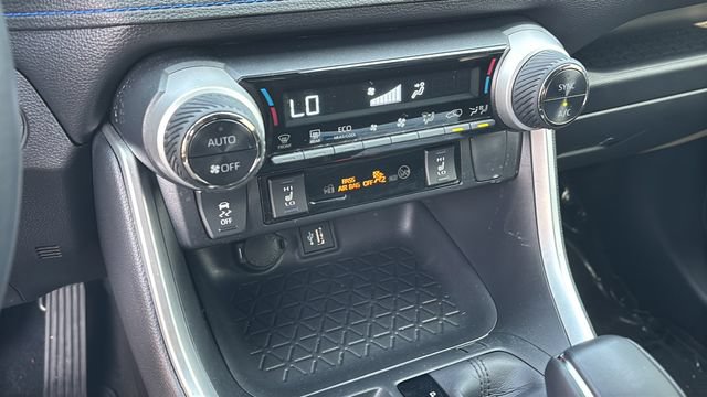 Used 2025 Toyota RAV4 SE w/ Convenience Package AWD/4WD image 31