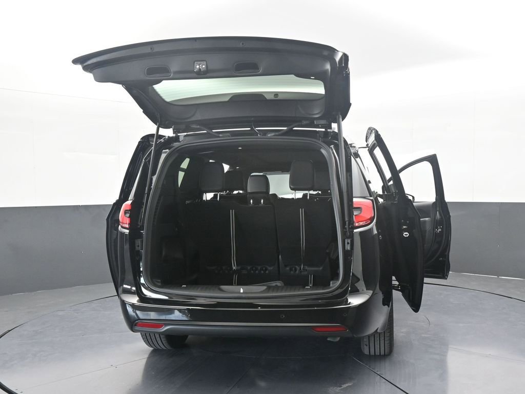 Used 2024 Chrysler Pacifica Limited w/ S Appearance Package image 84