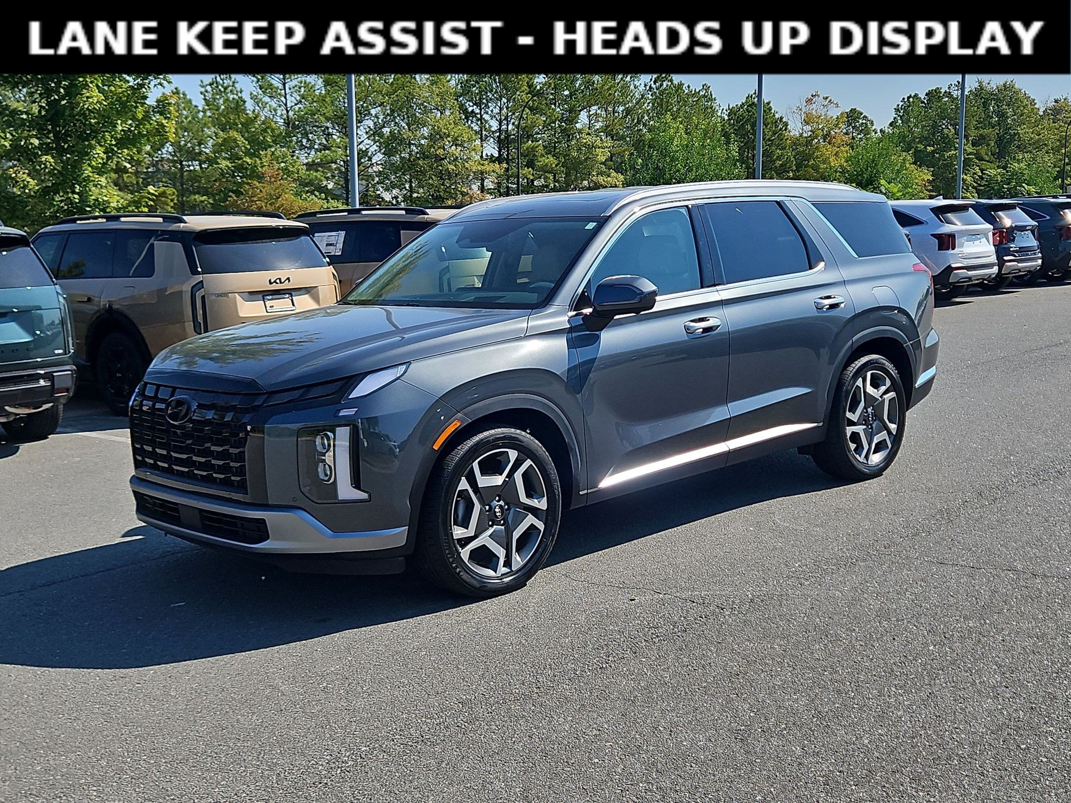 Used 2023 Hyundai Palisade Limited FWD image 3