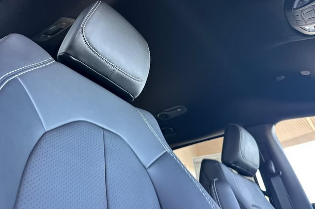New 2027 Chrysler Pacifica Select FWD image 17