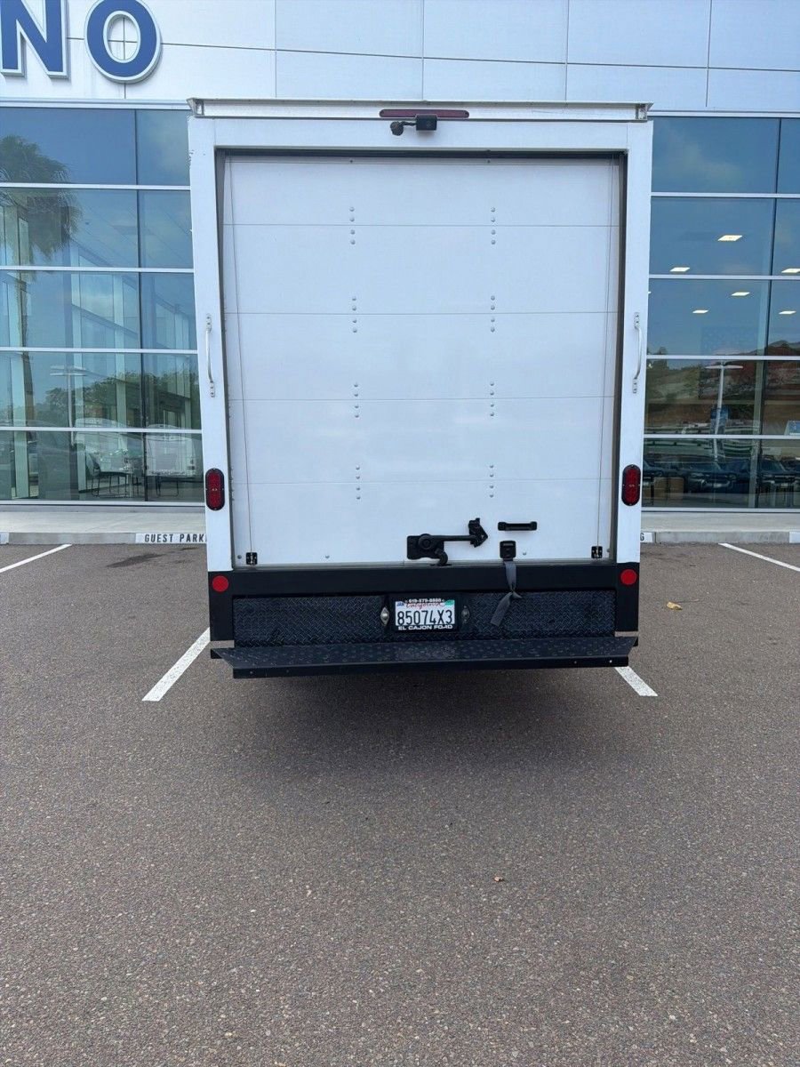 Used 2022 Ford Transit 350 DRW RWD image 5