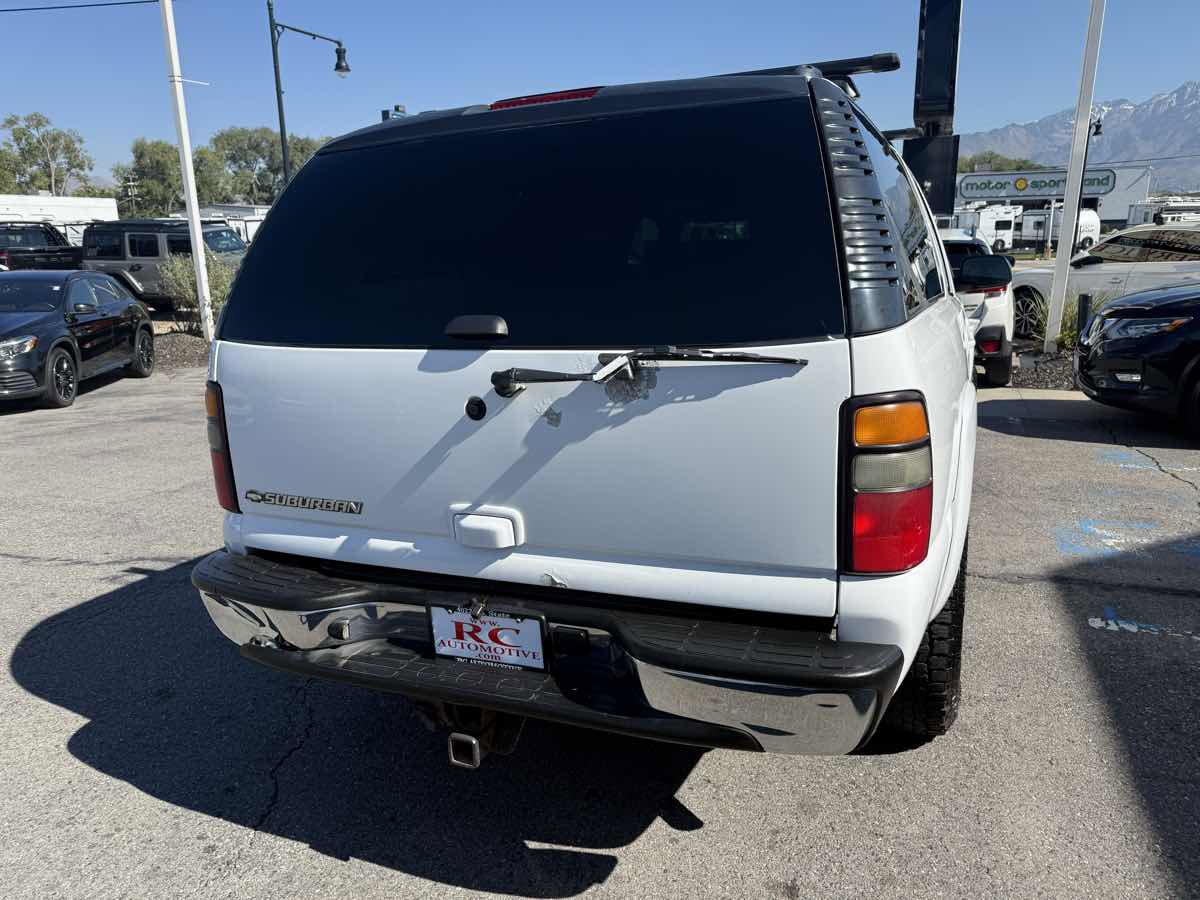 Used 2006 Chevrolet Suburban 2500 LT w/ Preferred Equipment Group image 6