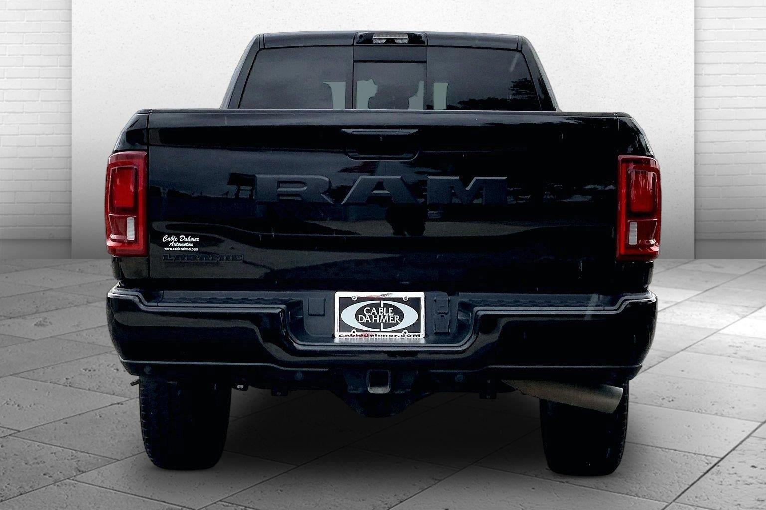 Used 2025 RAM 2500 Laramie AWD/4WD image 3