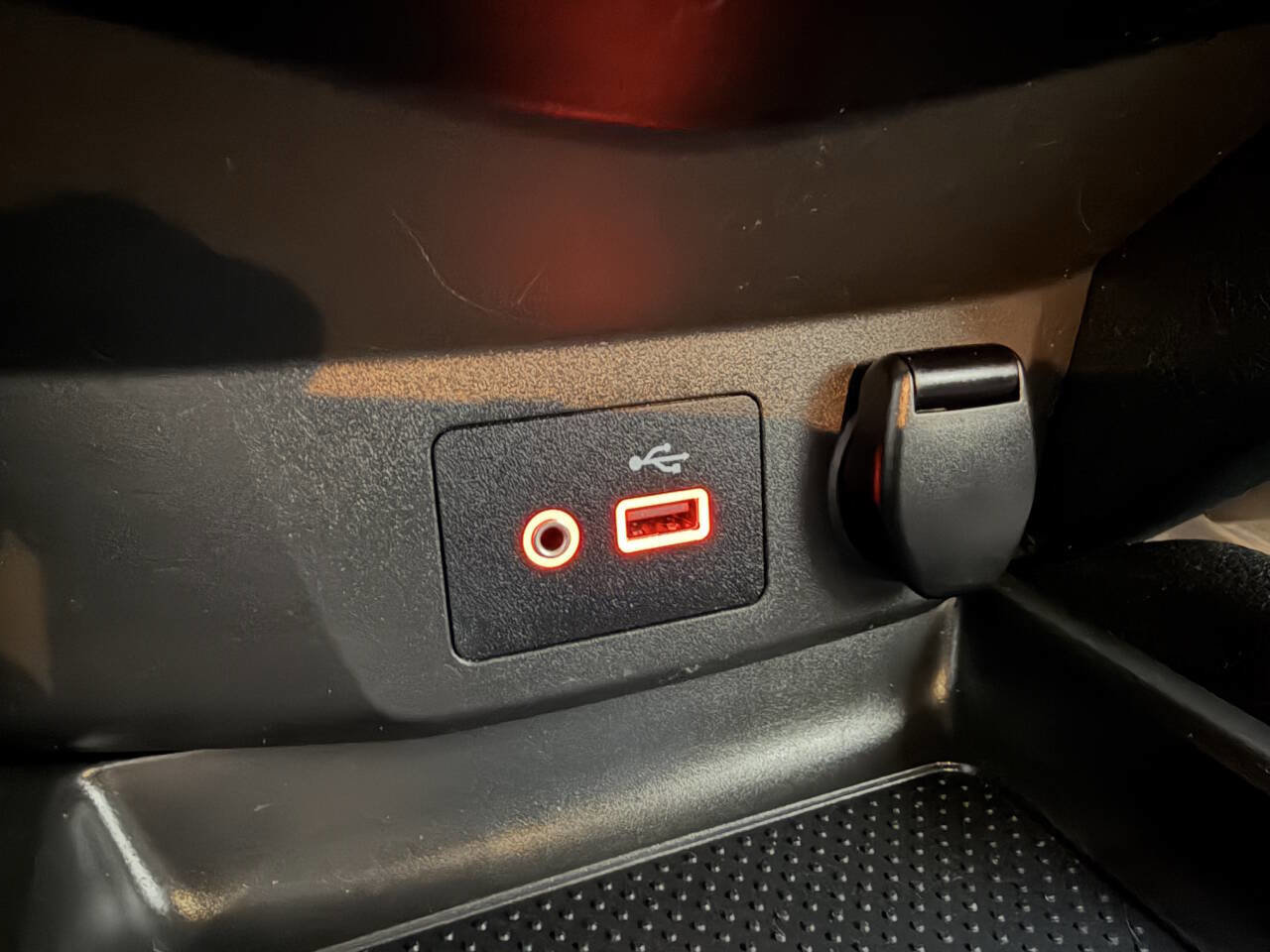 Used 2022 Nissan Rogue Sport S image 28