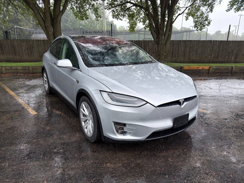 Used 2016 Tesla Model X 75D AWD/4WD image 2