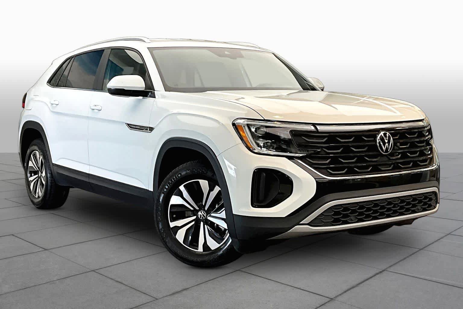 Used 2024 Volkswagen Atlas Cross Sport SE FWD image 3