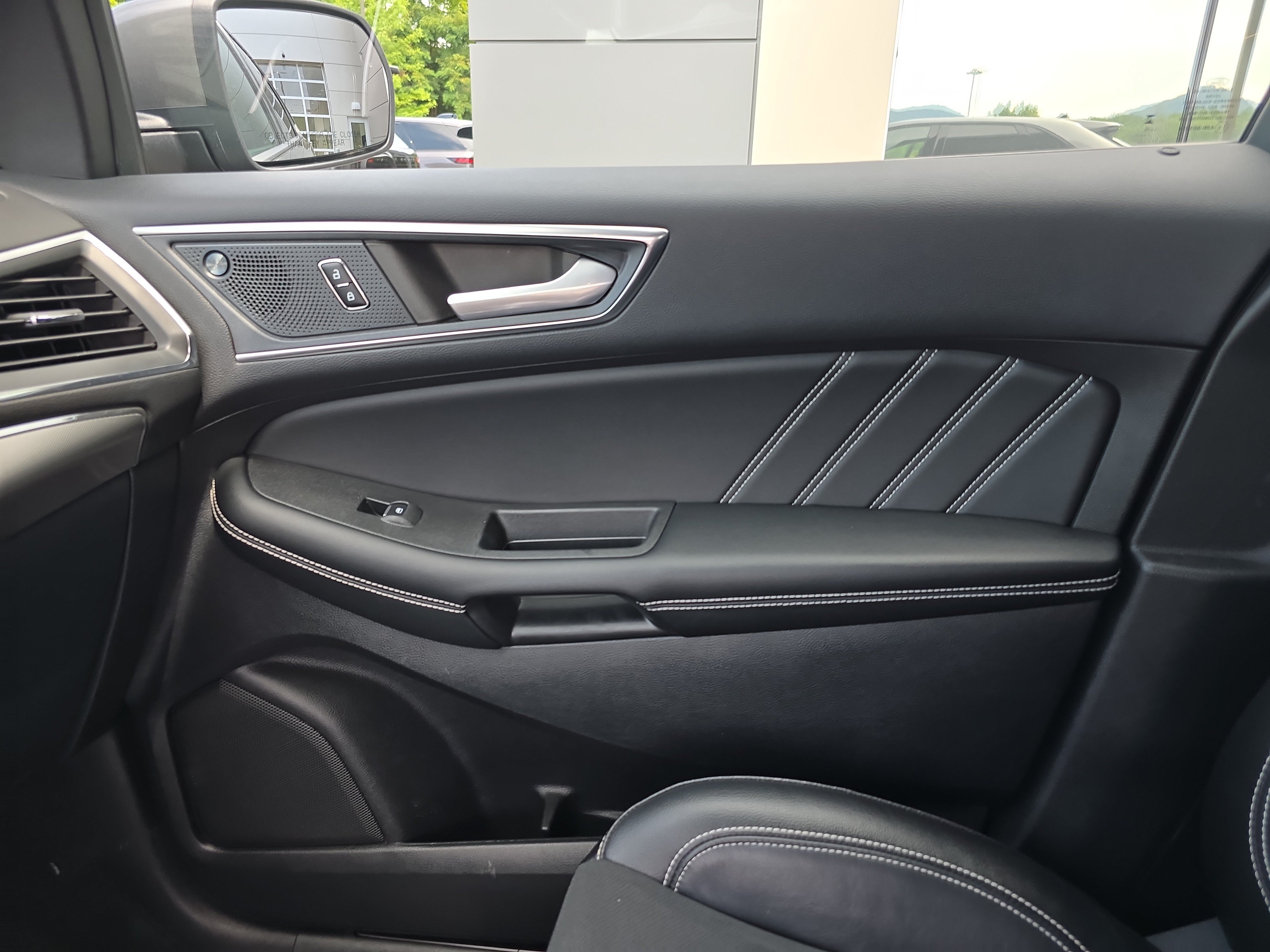 Used 2023 Ford Edge ST AWD/4WD image 23