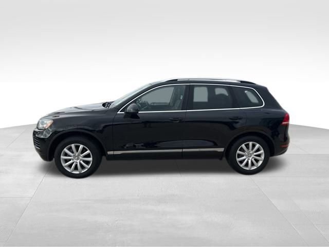 Used 2011 Volkswagen Touareg VR6 image 3