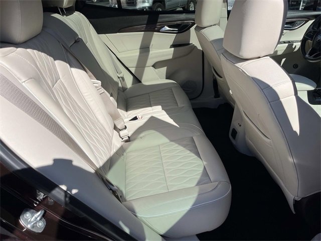 Used 2021 Buick Envision Avenir image 24