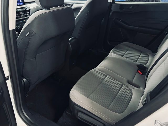 Used 2022 Ford Escape SE image 17