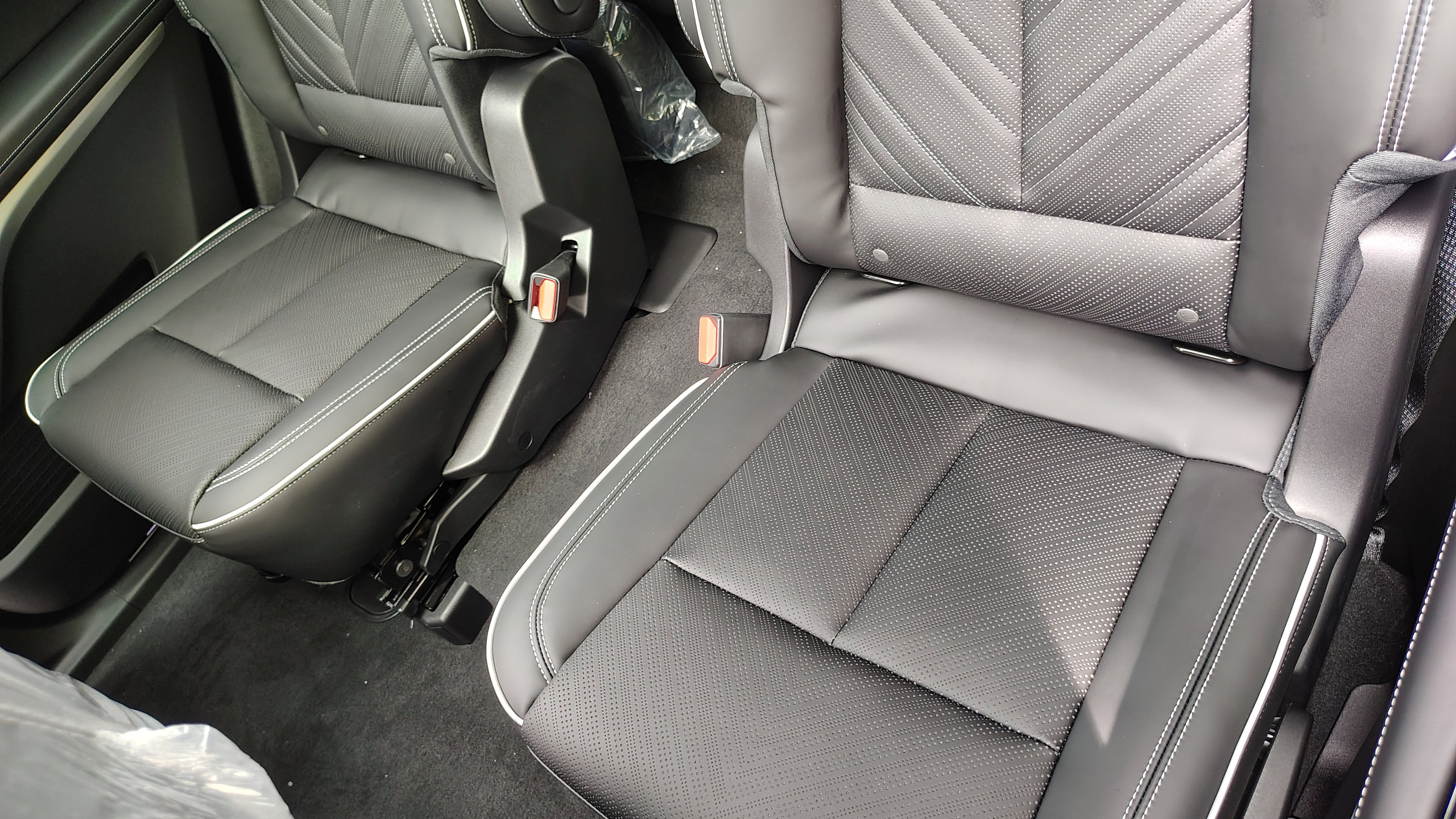 New 2026 Cadillac Vistiq Platinum w/ LPO, Floor Liner Package image 27
